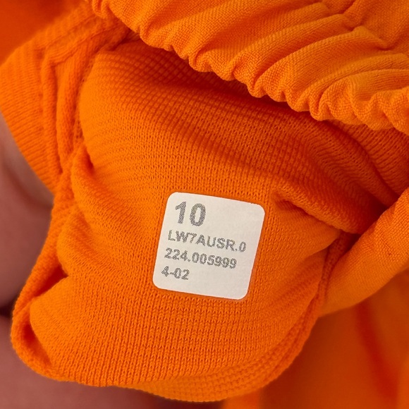 NWT Lululemon Hotty Hot LR Short 2.5" Lined, Lit Orange, Size 10 - Picture 9 of 11
